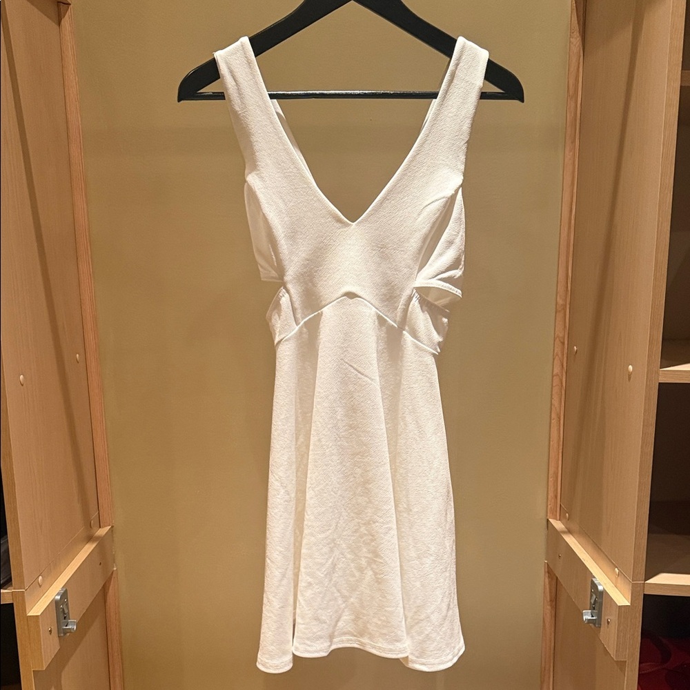 Boohoo White V-Neck Dress